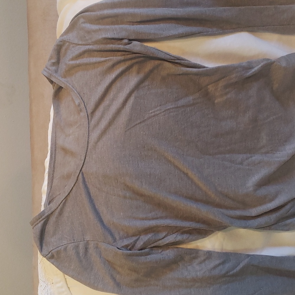 Grey small long sleeved shirt